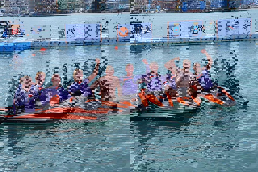 Jong Oranje na de gewonnen wedstrijd tegen Duitsland - Foto: Martijn Huizinga